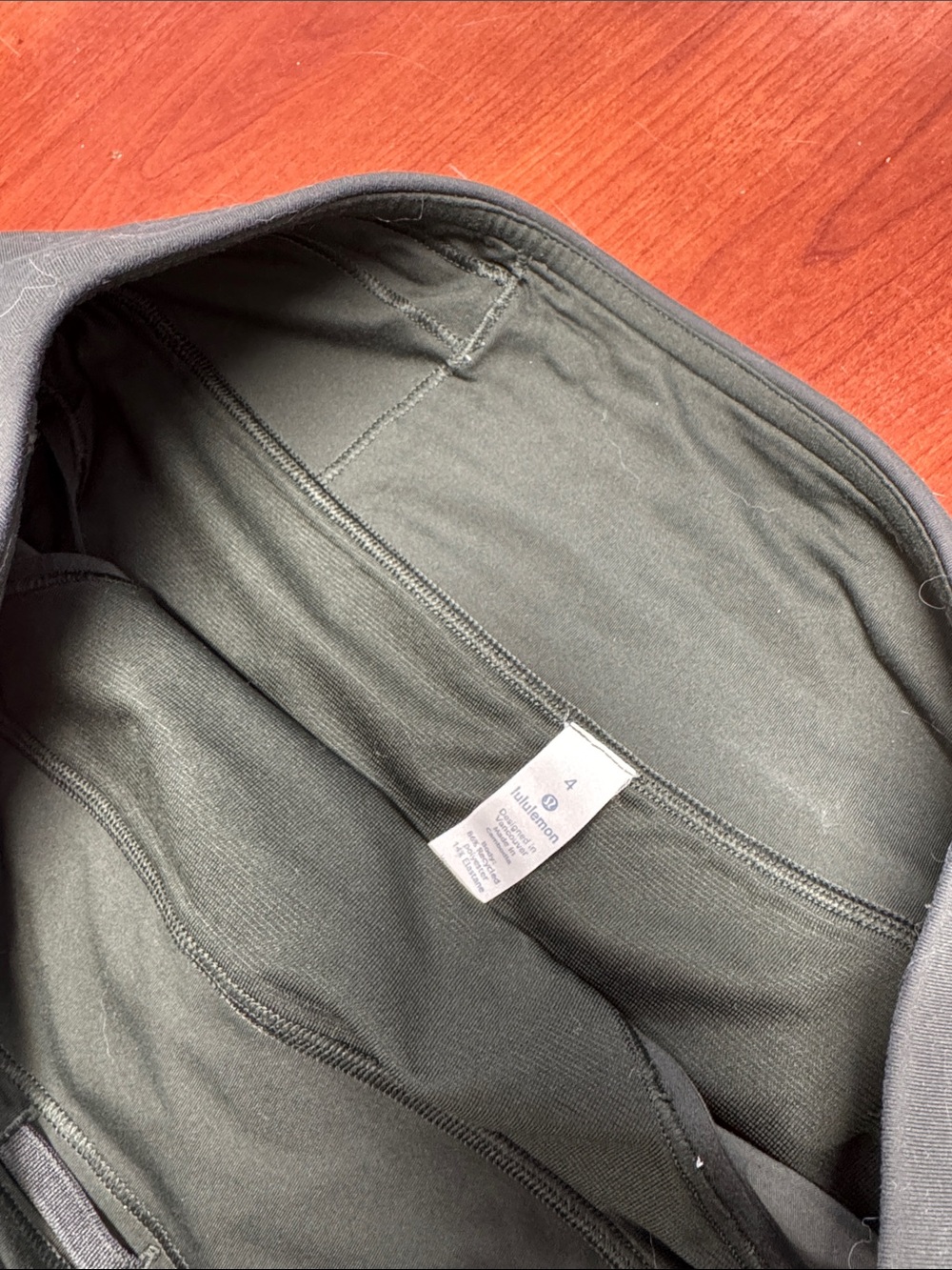 Lululemon speed up shorts size 4 // 060605 - Picture 2 of 2